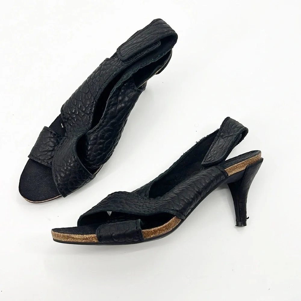 Pedro Garcia Maggie Pebbled Leather Peep Toe Slingback Heels size 40 10